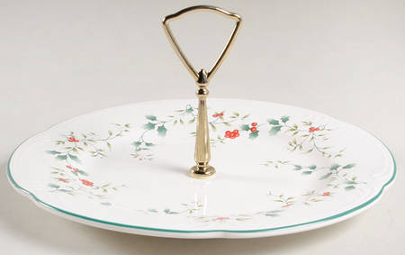 Winterberry Round Serving Plate with Handle (DP)
