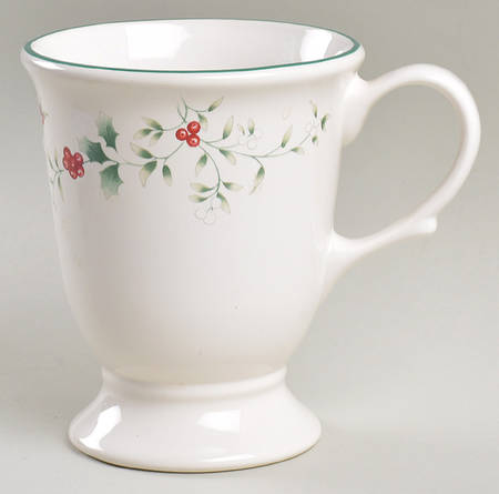 Winterberry Pedestal Mug