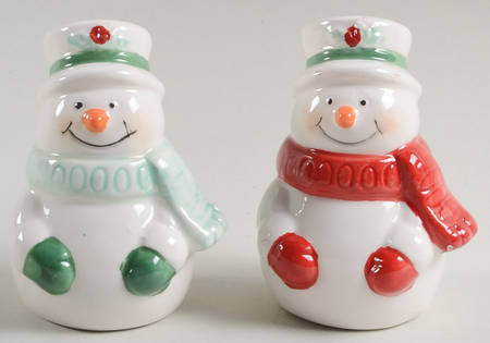 Winterberry Figural Salt & Pepper Set