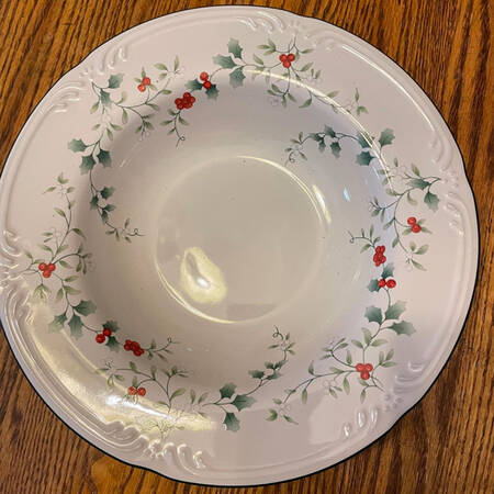 Winterberry Individual Dinner/Pasta Bowl