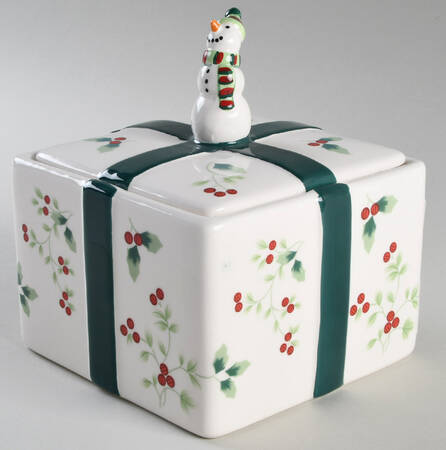 Winterberry Square Candy Box