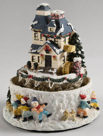 Winterberry Battery-Operated Water Fountain