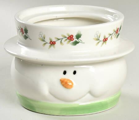 Winterberry Figural Candy Box No Lid
