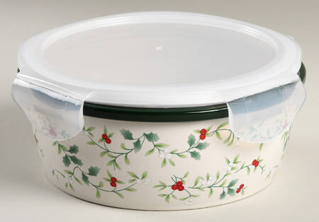 Winterberry 6" Storage Bowl Ceramic with Plastic Lid
