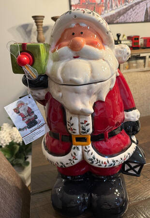 Winterberry Figural Cookie Jar & Lid