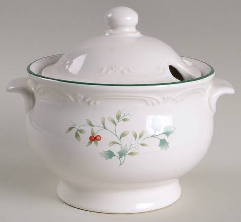 Winterberry Mini Tureen & Lid