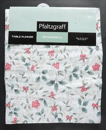 Winterberry 14" X 72" Cloth Table Runner