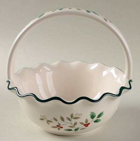 Winterberry 6" Handled Basket
