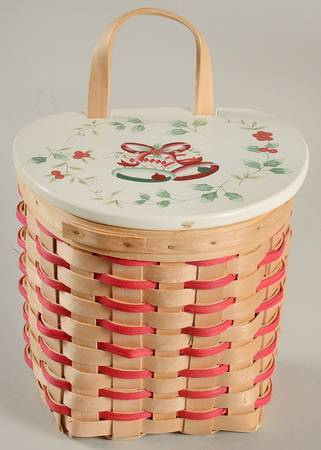 Winterberry Hanging Wicker Basket W/Lid