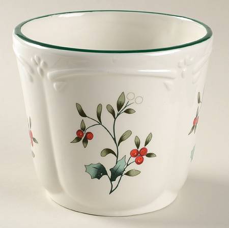 Winterberry Round Flatware Caddy