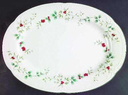 Winterberry 17" Oval Serving Platter