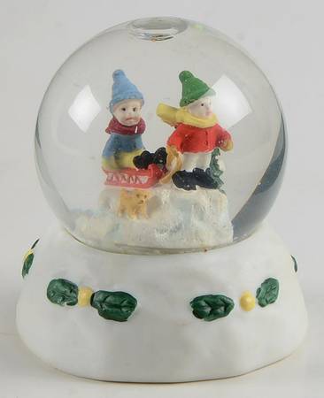 Winterberry Snow Globe