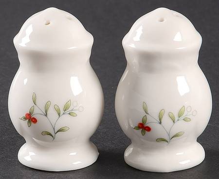 Winterberry Individual Salt & Pepper Set
