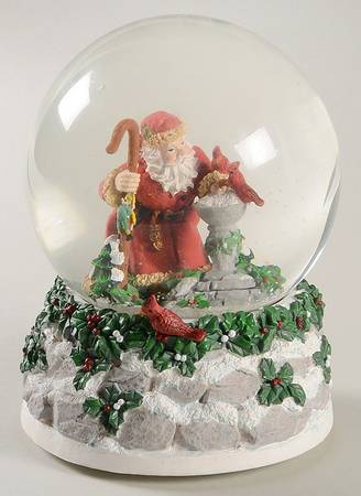 Winterberry Musical Water Globe