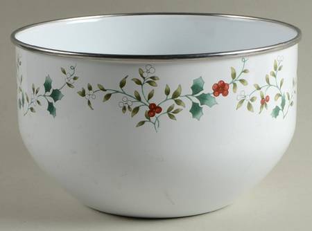 Winterberry 7 3/4" Metal Bowl