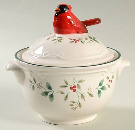 Winterberry Covered Soup Bowl