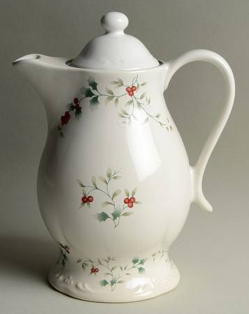 Winterberry Chocolate Pot & Lid