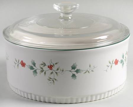 Winterberry 2.5 Quart Round Covered Baker