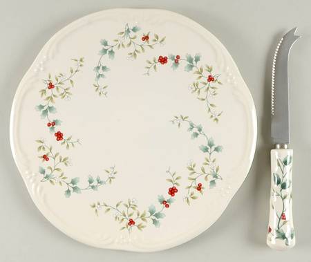 Winterberry Cheese & Cracker Board with Spreader