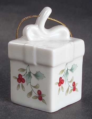 Winterberry Ornament