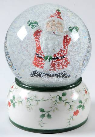 Winterberry Snow Globe