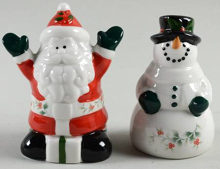 Winterberry Figural Salt & Pepper Set