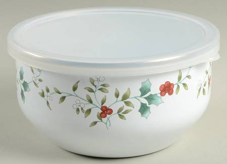 Winterberry 5 3/4" Metal Bowl & Plastic Lid