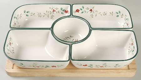 Winterberry 5 Piece Serve Set & Wood Tray