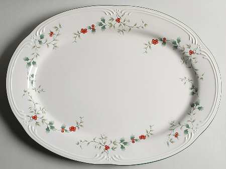 Winterberry 18" Oval Serving Platter