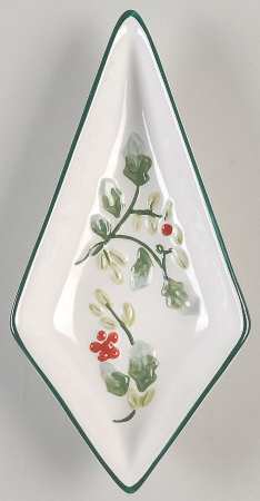 Winterberry Individual Section Star Shaped Dish