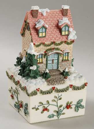 Winterberry Figural Trinket Box & Lid