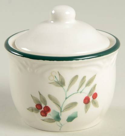 Winterberry Child's Sugar Bowl & Lid