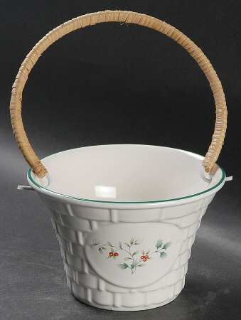 Winterberry Small Basket