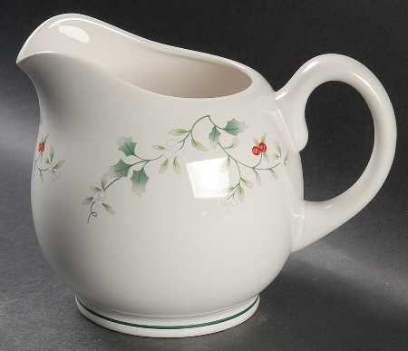 Winterberry Large Gravy Boat/Pitcher