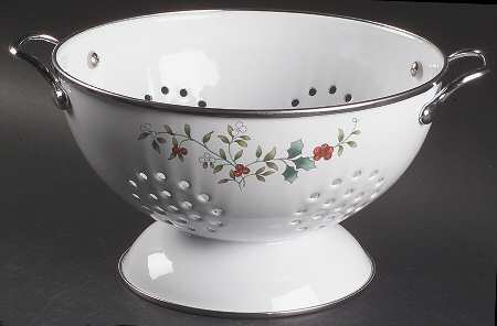 Winterberry 3 Quart Metal Colander