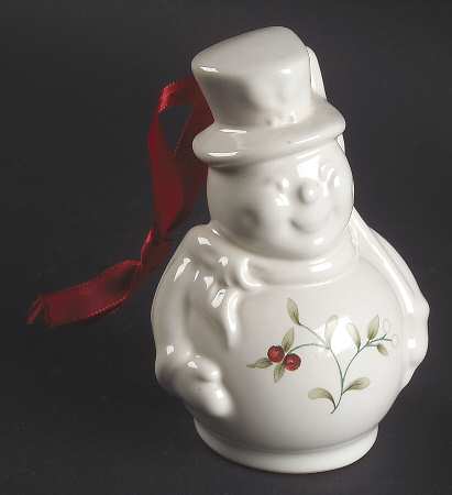 Winterberry Bell by Pfaltzgraff