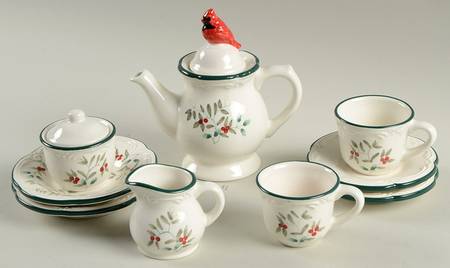 Winterberry (11 Piece) Child's Tea Set