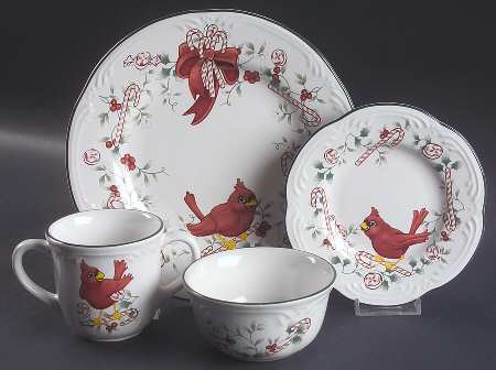 Winterberry (4 Piece) Child's Set (Chpll,Chpls,Chmug2,Chbowl)