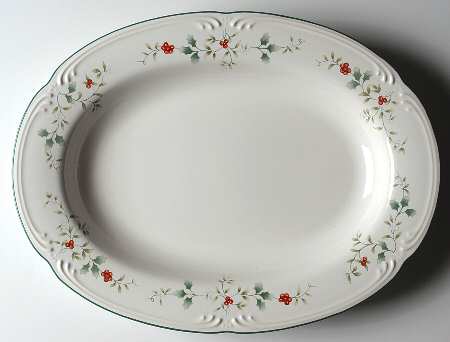 Winterberry 15" Deep Oval Serving Platter