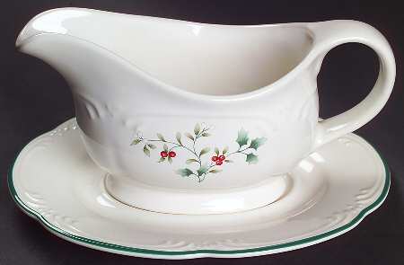 Winterberry Gravy Boat & Underplate
