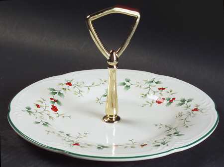 Winterberry Round Serving Plate with Handle (SP)