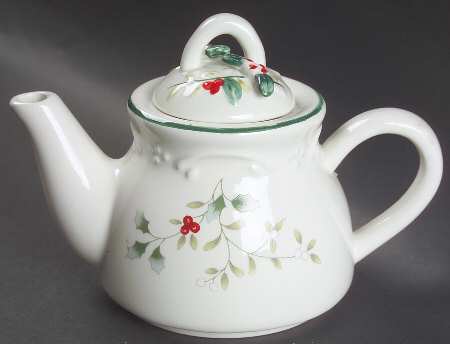 Winterberry Sculpted Teapot for Individual Teapot & Lid w/Cup