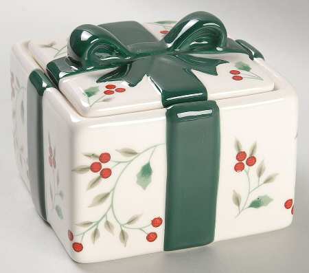Winterberry Square Candy Box
