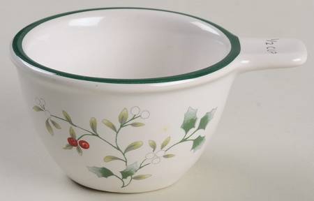 Winterberry 1/2 Cup Measuring Cup