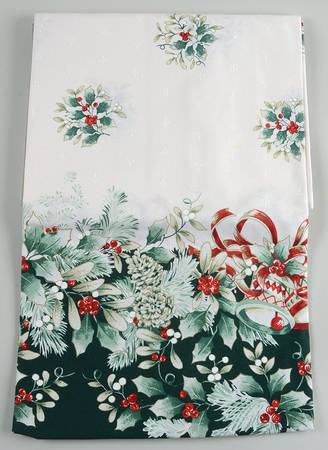 Winterberry 60" X 84" Oblong Tablecloth