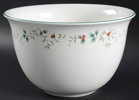 Winterberry Round Great Bowl
