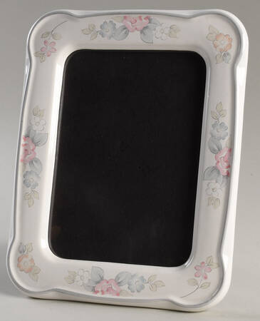 Wyndham Frame-Holds 5" X 7"