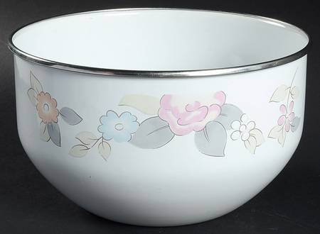 Wyndham 7 3/4" Metal Bowl