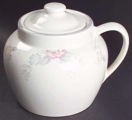 Wyndham Bean Pot & Lid