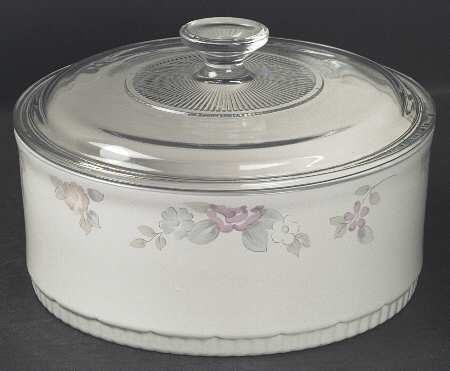 Wyndham 2.5 Quart Round Covered Baker